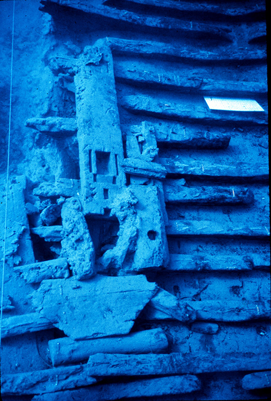 Kyrenia_wreck_Nov69_mast-step-overvw